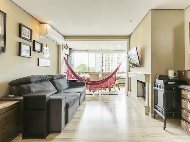 Imagem: O apartamento possui 3 Dormitórios, 1 Suíte, 3 Banheiros,