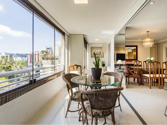Imagem: O apartamento possui 3 Dormitórios, 1 Suíte, 3 Banheiros,