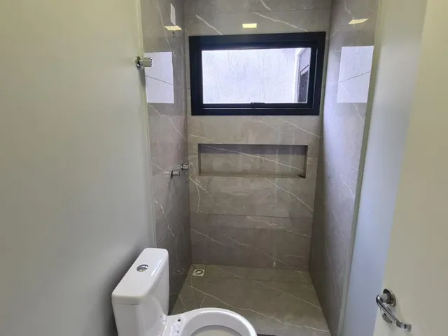 Imagem 4: Casa nova plana, 03 dormitórios sendo 01 suíte, estacionamento para 04 veiculos