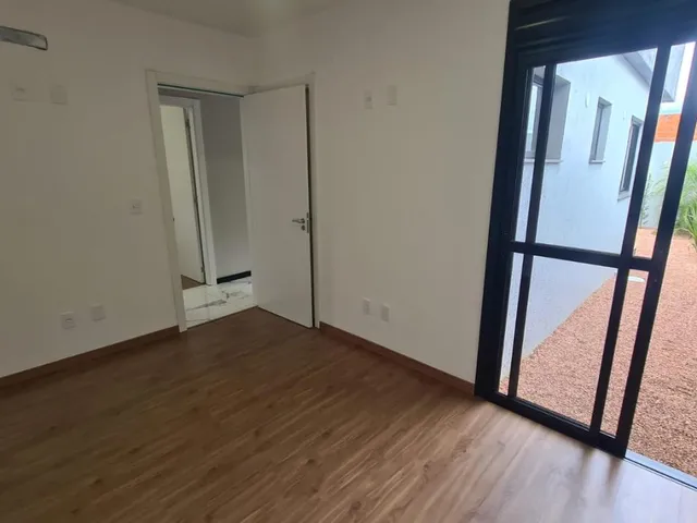 Imagem 5: Casa nova plana, 03 dormitórios sendo 01 suíte, estacionamento para 04 veiculos