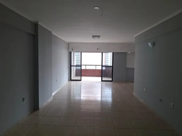 Imagem 6: Apartamento de Luxo com 3 Quartos e 146m² no Rosarinho, Recife-PE 2 Vagas de Garagem