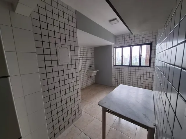 Imagem 8: Apartamento de Luxo com 3 Quartos e 146m² no Rosarinho, Recife-PE 2 Vagas de Garagem