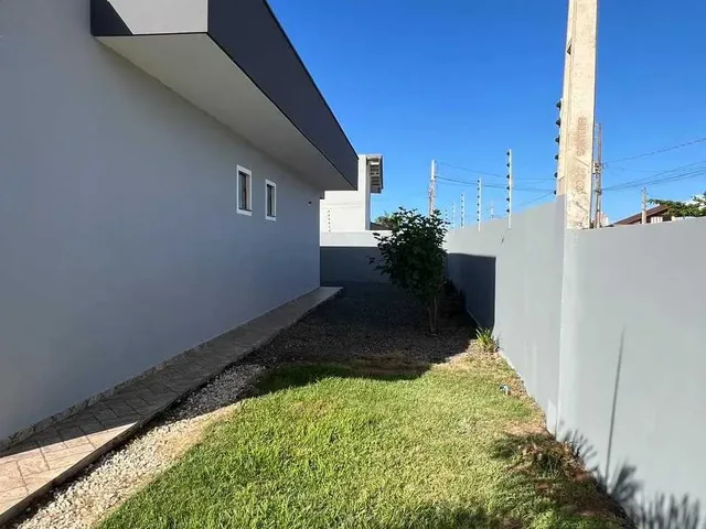 Imagem 1: Casa com 2 dormitórios sendo 1 suíte e 2 vagas de garagem em Barra Velha/SC