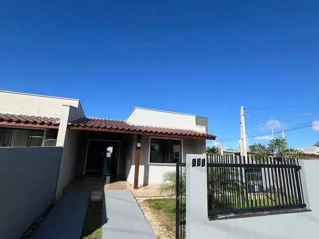 Imagem 2: Casa com 2 dormitórios sendo 1 suíte e 2 vagas de garagem em Barra Velha/SC