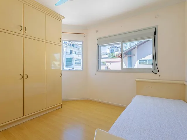 Imagem 2: Casa 5 Dormitórios para venda em Florianópolis - SC