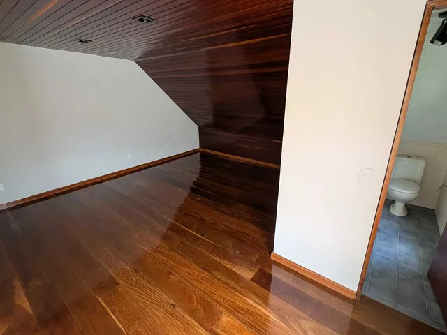 Imagem 8: Casa com 5 Dormitórios Sendo 3 Suítes e 4 Vagas de Garagem em Florianópolis/Sc