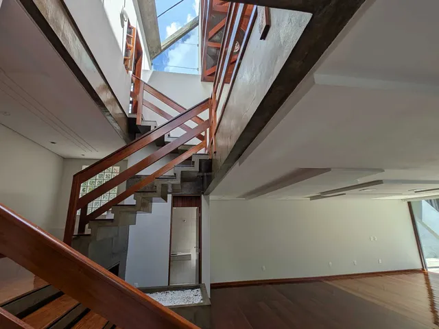 Imagem 10: Casa com 5 Dormitórios Sendo 3 Suítes e 4 Vagas de Garagem em Florianópolis/Sc