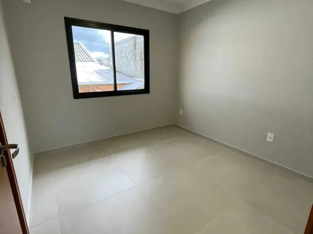Imagem 5: Casa com 2 dormitórios sendo 2 suítes e 2 vagas de garagem em Palhoça/SC