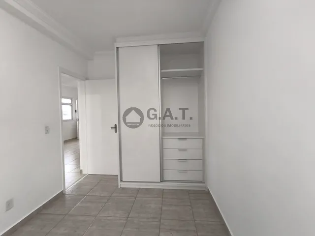 Imagem: O apartamento possui 2 Dormitórios, 1 Banheiro, 2 Vagas na