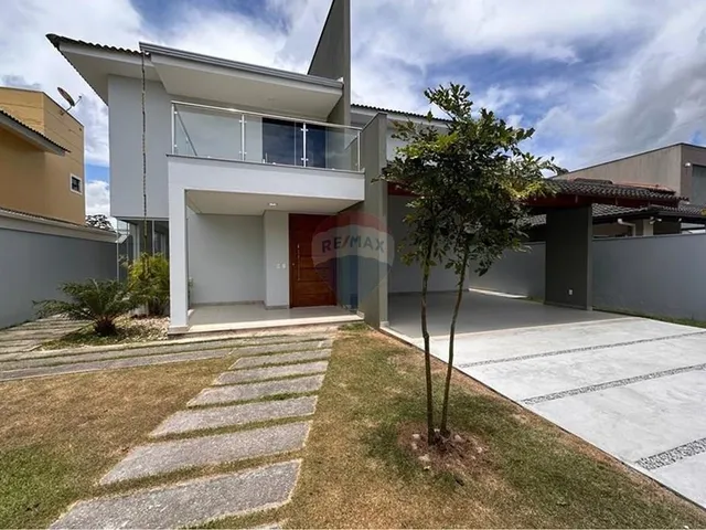 Imagem: Casa de Alto Padrão com 3 Suítes e Piscina