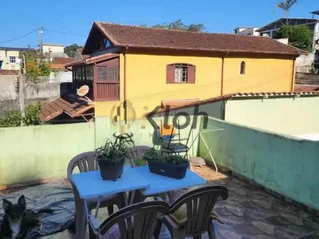 Imagem 4: Excelente localização! 2 casas, primeira 3 Quartos e segunda com 2 quartos com anexo