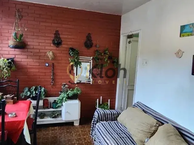 Imagem 15: Excelente localização! 2 casas, primeira 3 Quartos e segunda com 2 quartos com anexo