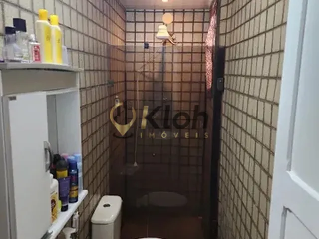 Imagem 14: Excelente localização! 2 casas, primeira 3 Quartos e segunda com 2 quartos com anexo