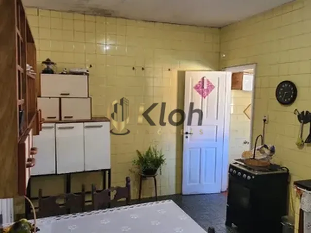 Imagem 9: Excelente localização! 2 casas, primeira 3 Quartos e segunda com 2 quartos com anexo