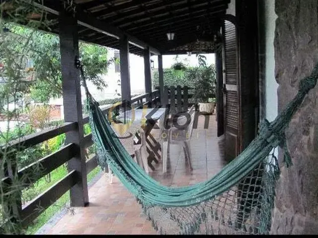 Imagem: O apartamento possui 2 Dormitórios, 2 Banheiros, 2 Vagas