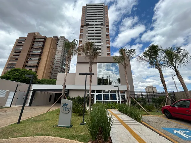 Imagem: O apartamento possui 2 Dormitórios, 1 Suíte, 2 Banheiros,