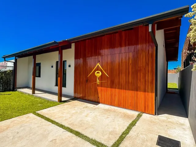 Imagem: Casas e Sobrados com 2 Dormitorio(s) localizado(a)