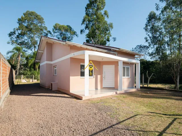 Imagem: Casas e Sobrados com 2 Dormitorio(S) Localizado(A)