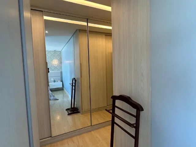 Imagem 8: A 5ª Avenida Imóveis apresenta essa exclusiva e bem decorada unidade de 3 Suites