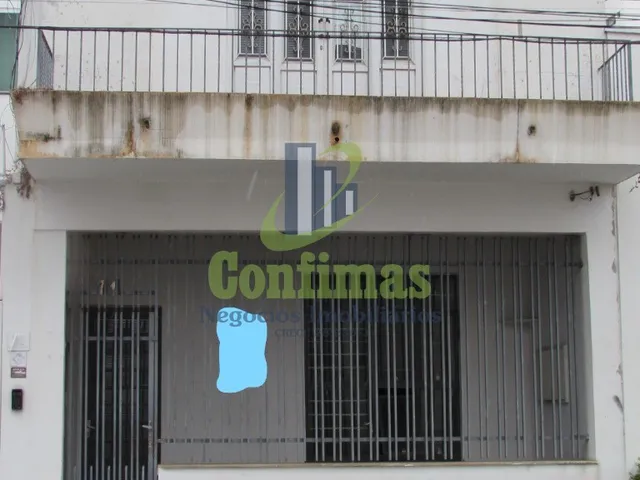 Imagem: A casa possui 6 Dormitórios, 2 Suítes, 2 Banheiros,