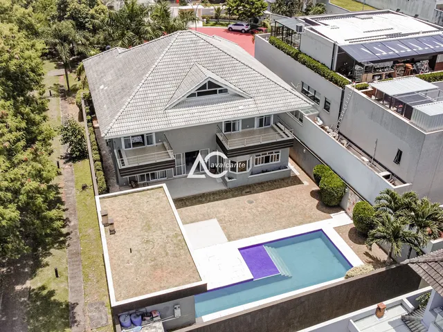 Imagem: Luxuosa Casa de 5 Quartos em Condomínio