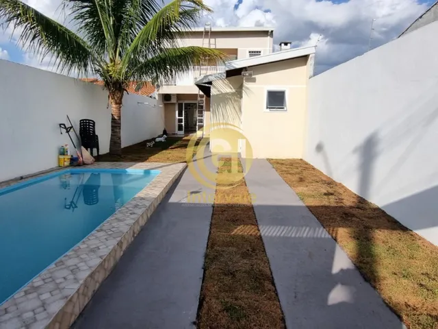 Imagem: Casa para Locação com 2 Quartos (1 Suíte)
