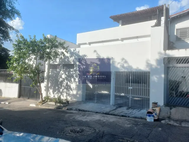 Imagem: A casa possui 3 Dormitórios, 3 Suítes, 5 Banheiros, 3