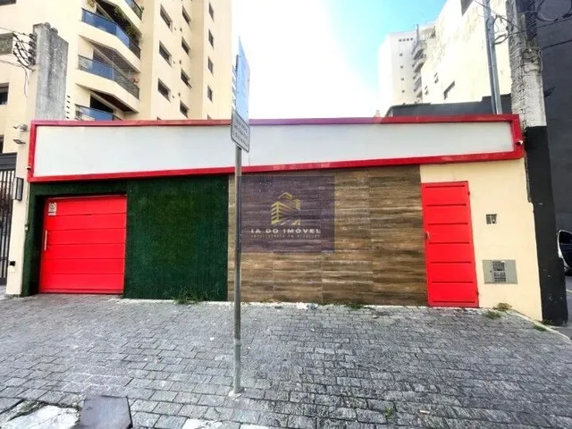 Imagem: A loja possui 6 Dormitórios, 5 Banheiros, 2 Vagas na
