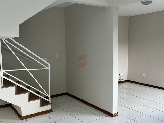 Imagem 11: Sobrado com 3 Dormitórios para Alugar com 180M² por R$ 2.800,00 no Bairro Maria