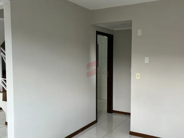 Imagem 10: Sobrado com 3 Dormitórios para Alugar com 180M² por R$ 2.800,00 no Bairro Maria