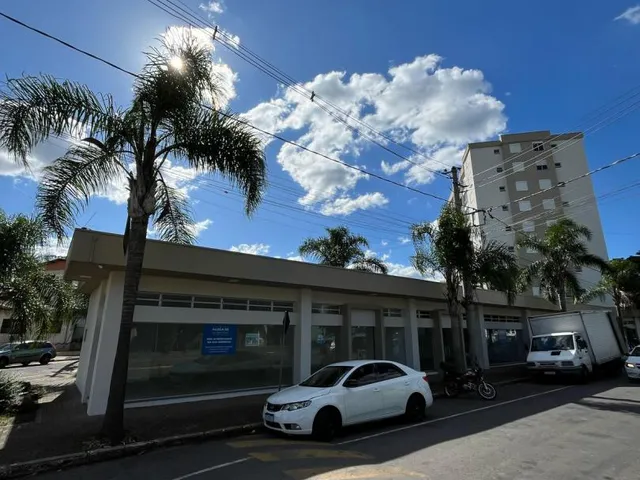 Imagem: Sala Comercial com 3 Dormitorio(S) Localizado(A)