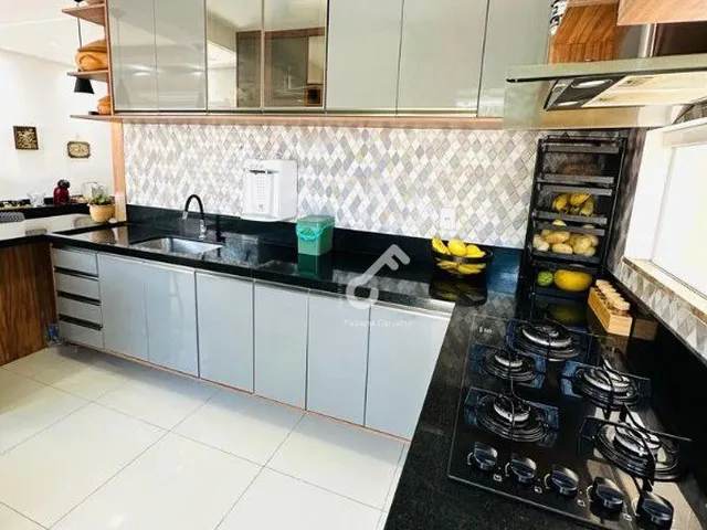 Imagem 14: IPITANGA, Lauro de Freitas. Triplex com 4 quartos sendo 2 suítes, terraço, são 150m²