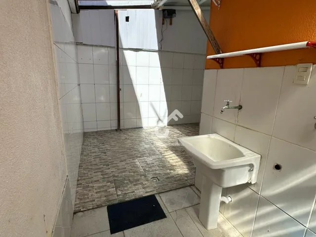 Imagem 7: ESTRADA DO COCO, Abrantes. Duplex PRONTO PARA MORAR com 4 quartos sendo 1 suíte superior