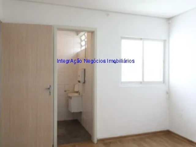 Imagem 6: Casa 360m² totais e 225m² úteis, 03 dormitórios (sendo 01 suíte), 03 banheiros e 05