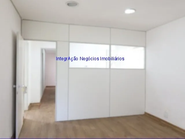 Imagem 5: Casa 360m² totais e 225m² úteis, 03 dormitórios (sendo 01 suíte), 03 banheiros e 05