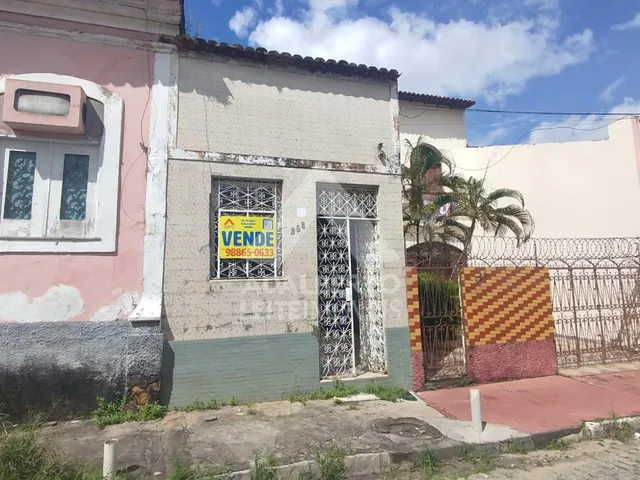 Imagem: CASA À VENDA, RUA SANTO ANTÔNIO - CENTRO