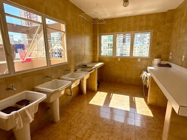 Imagem 3: Apartamento com vista mar à venda no Centro de Balneário Camboriú
