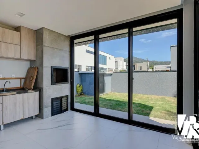 Imagem 14: Casa de Alto Padrão para Locação no Condomínio Caledônia em Camboriú