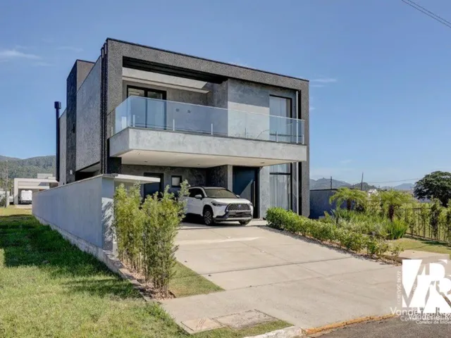Imagem 10: Casa de Alto Padrão para Locação no Condomínio Caledônia em Camboriú