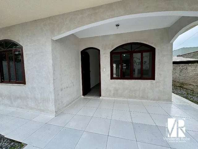 Imagem 6: Casa para locação no Centro de Camboriú-SC com 3 quartos, 2 suítes, 2 salas, 1