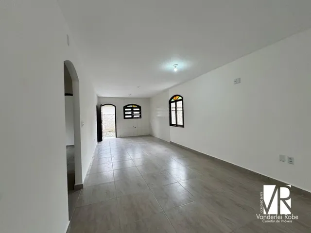 Imagem 5: Casa para locação no Centro de Camboriú-SC com 3 quartos, 2 suítes, 2 salas, 1
