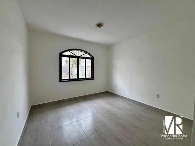 Imagem 9: Casa para locação no Centro de Camboriú-SC com 3 quartos, 2 suítes, 2 salas, 1