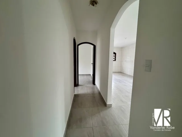 Imagem 15: Casa para locação no Centro de Camboriú-SC com 3 quartos, 2 suítes, 2 salas, 1