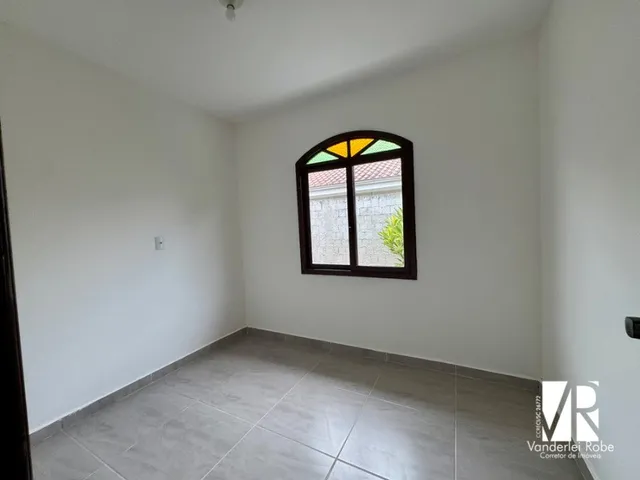 Imagem 3: Casa para locação no Centro de Camboriú-SC com 3 quartos, 2 suítes, 2 salas, 1