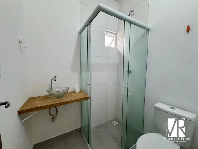 Imagem 4: Casa para locação no Centro de Camboriú-SC com 3 quartos, 2 suítes, 2 salas, 1