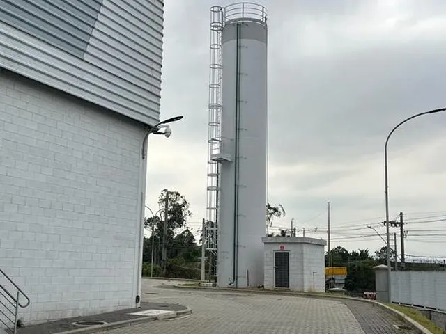 Imagem 16: Metragem 15200 m² de terreno, com 8.222 construídos, Pé direito 12 mts / piso alta