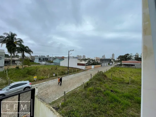 Imagem 3: SOBRADO GEMINADO EM BALNEARIO PICARRAS SC