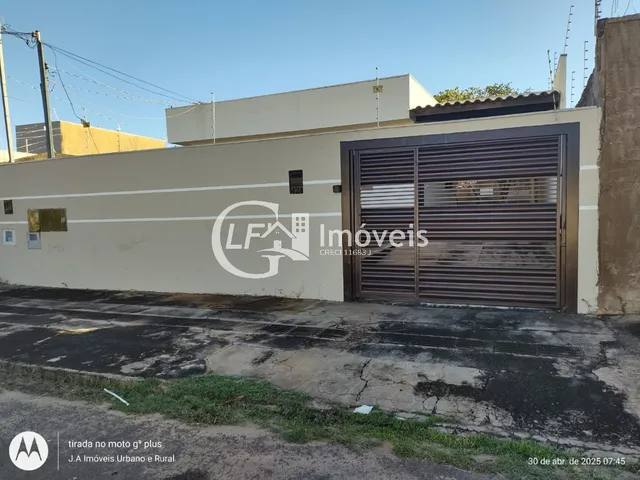 Imagem: A casa possui 1 Dormitório, 1 Suíte, 2 Banheiros, 4 Vagas