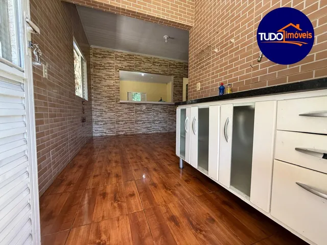 Imagem 5: Tudo Imóveis - Vende Casa no Engenho das Lajes, lote 400m, 2 suítes, gramado verde na