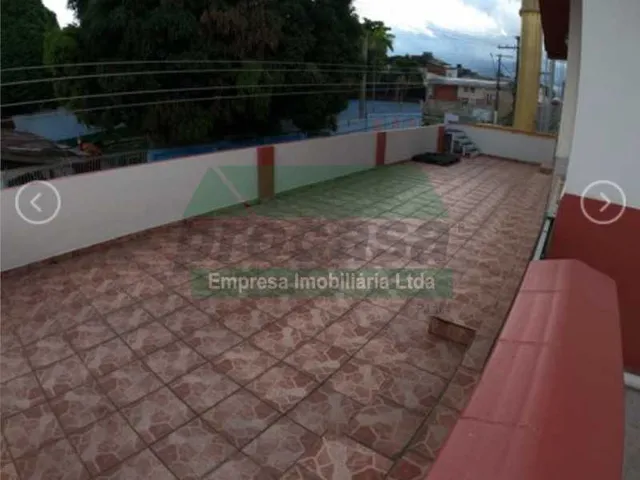 Imagem: A casa possui 3 Dormitórios, 1 Suíte, 1 Banheiro, 5 Vagas